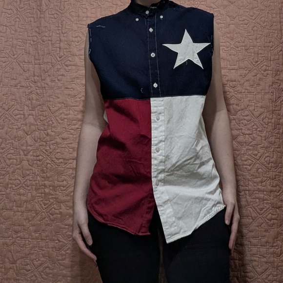 Wrangler Red, White, and Blue Button Down Shirt - Picture 1 of 2